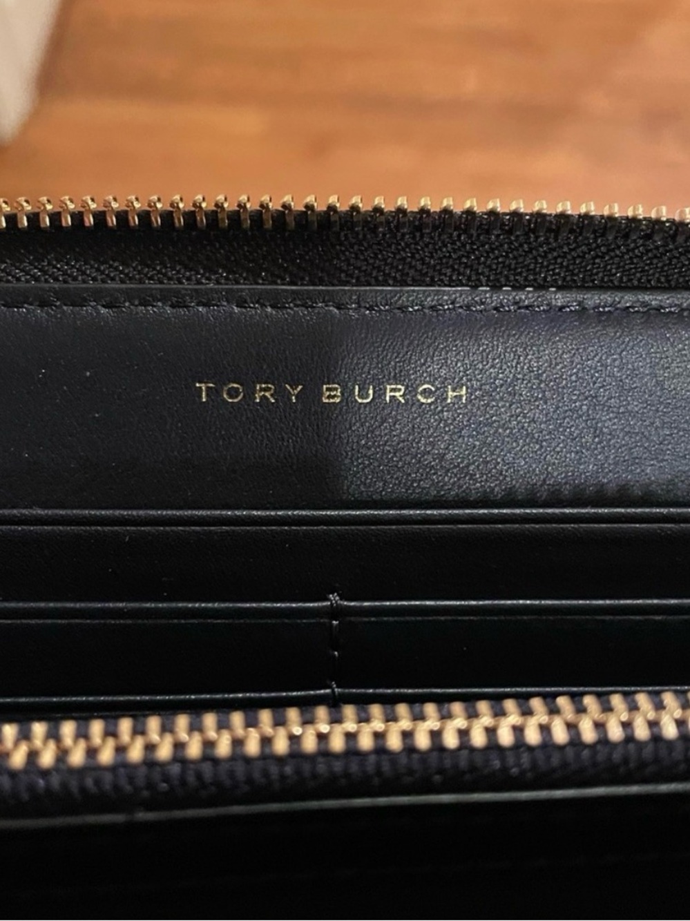 Tory Burch Black Patent Leather Continental Wallet with Gold Logo - Picture 4 of 5